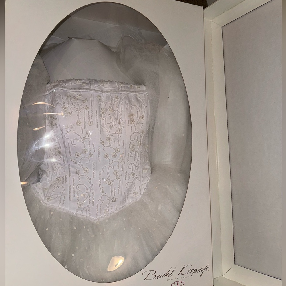 VINTAGE DAVIDS BRIDAL QUINCE Dress IN WHITE